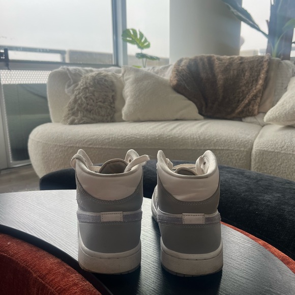 Air Jordan 1 Mid Wolf Gray Sneakers - Picture 3 of 6